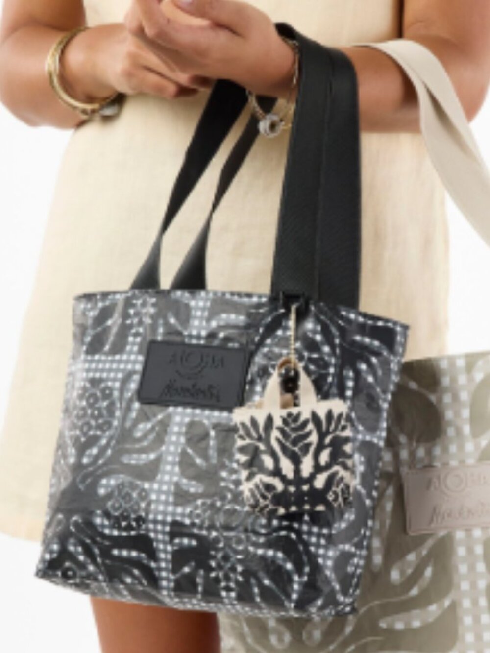 Aloha Collection Holiday Kealoha by Manuhealiʻi Like New no tag. Price final! - Picture 2 of 9